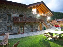 Nuit a Pleiney, eco-chalet in Aosta Valley