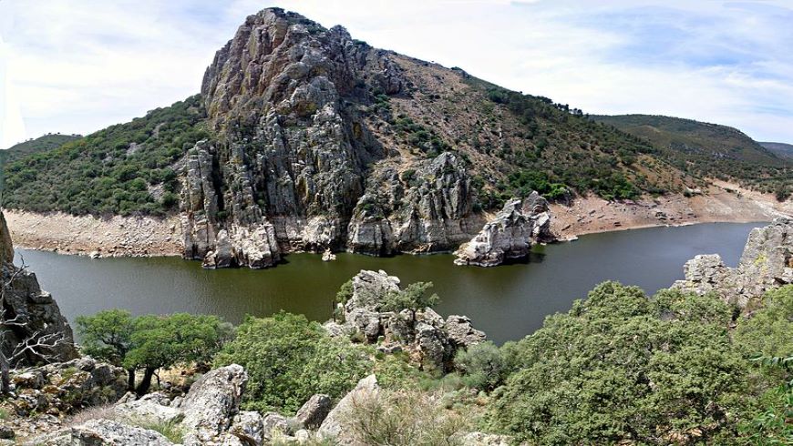 Monfragüe National Park, water, mountain, forest