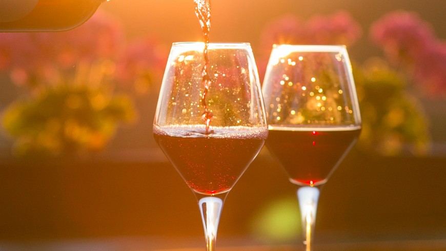 Wine glasses, photo via Unsplash